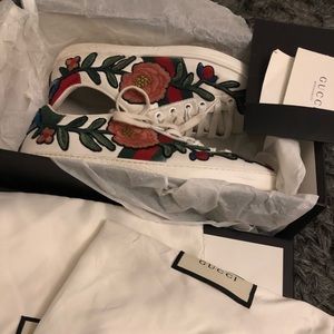 100 % Gucci sneakers